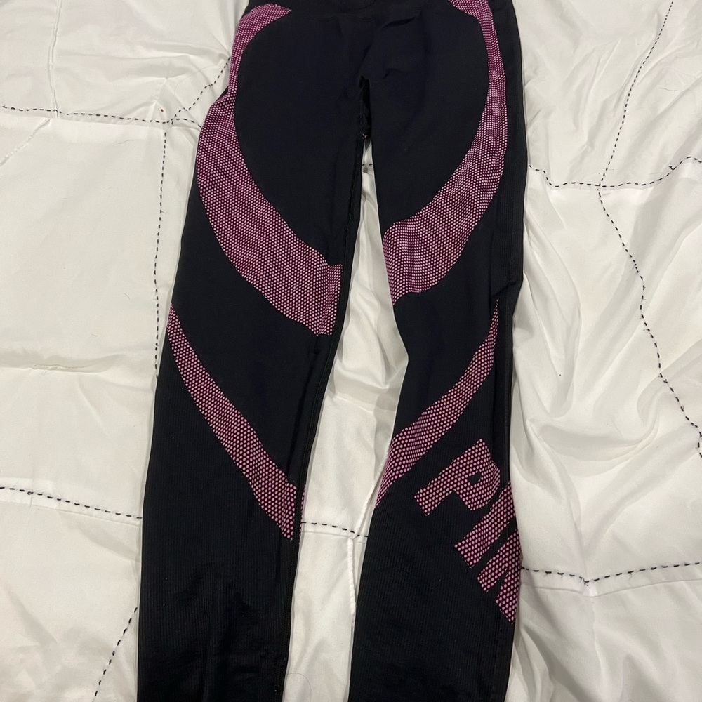 Never worn pink legging